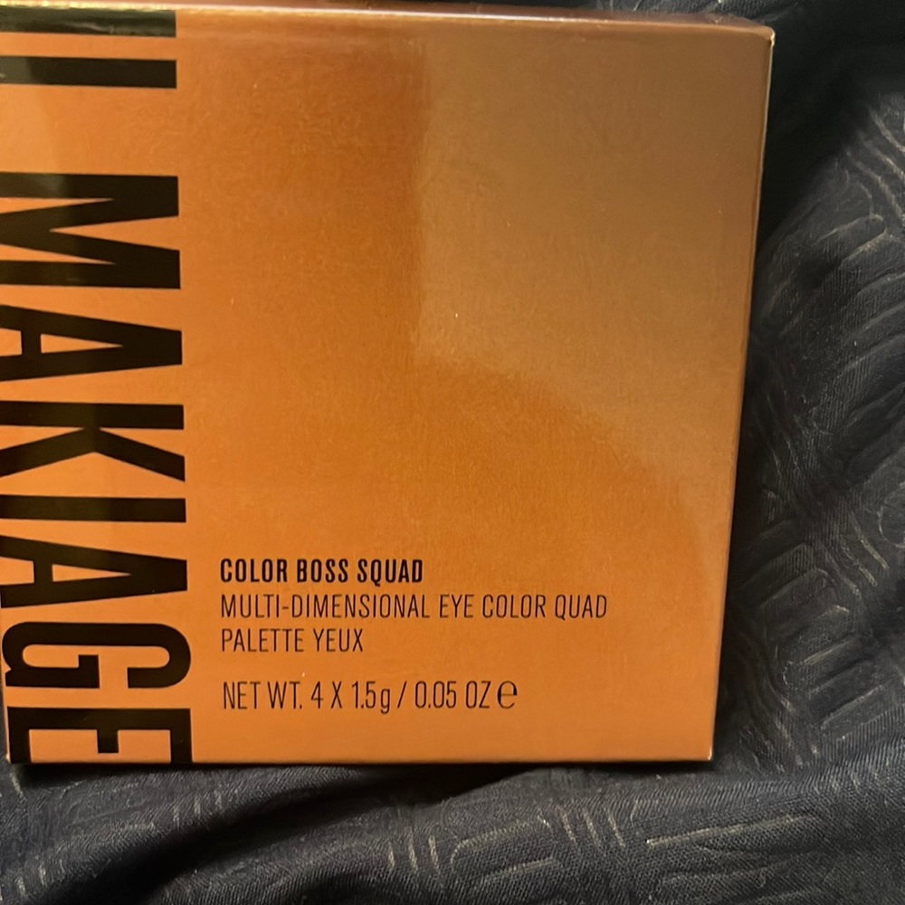 I’ll Makiage multi-dimensional eye color quad palette in Workaholic